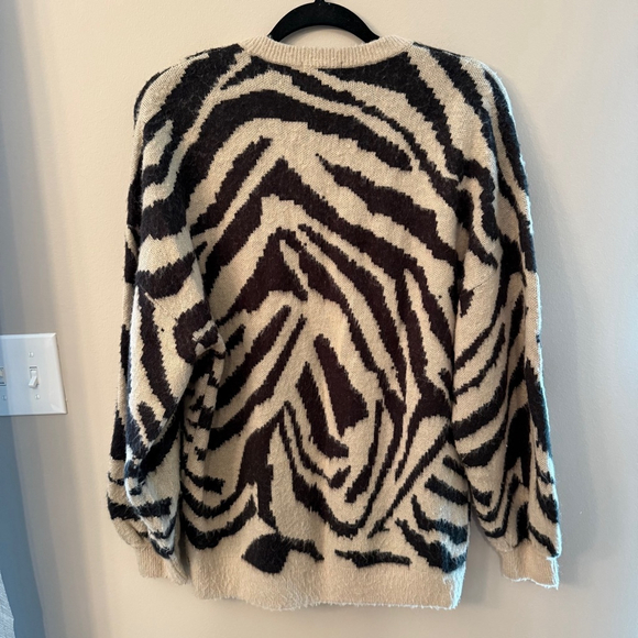 Show Me Your Mumu Top Womens Size S Duke Sweater Tiger Knit Pullover Fuzzy Soft - Picture 5 of 7